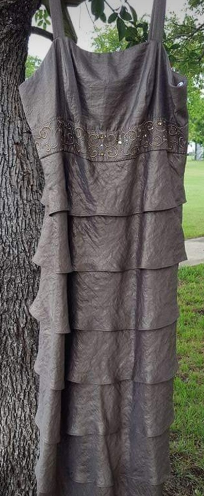 Gold mothers dress